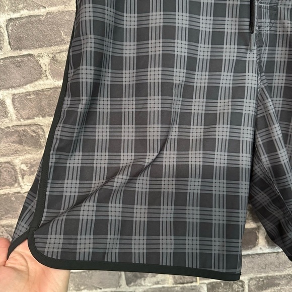 Nike 6.0 skateboarding board shorts black gray plaid swim - Picture 4 of 10